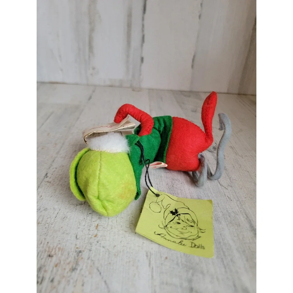 Annalee mouse caroling mobility doll vintage Xmas plush hat winter home decor